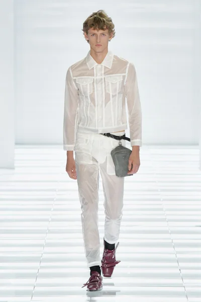 Look 30